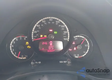 2014 Volkswagen Beetle 2.5L Entry из США, поврежденный, VIN 3VWFP7AT9EM627658